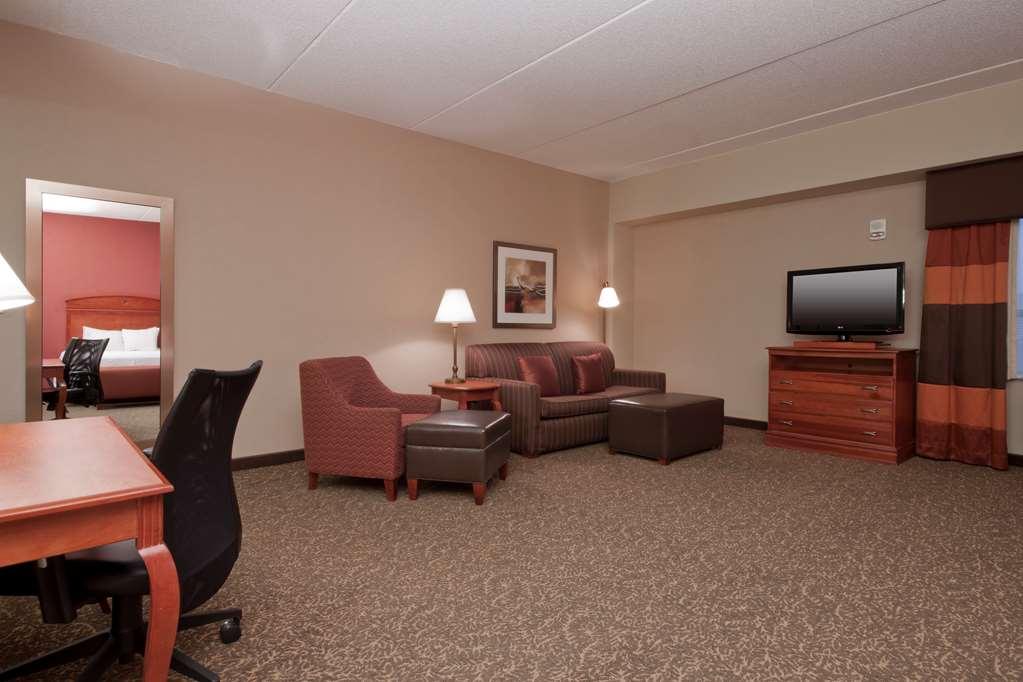 Hampton Inn & Suites Pittsburgh Downtown Стая снимка