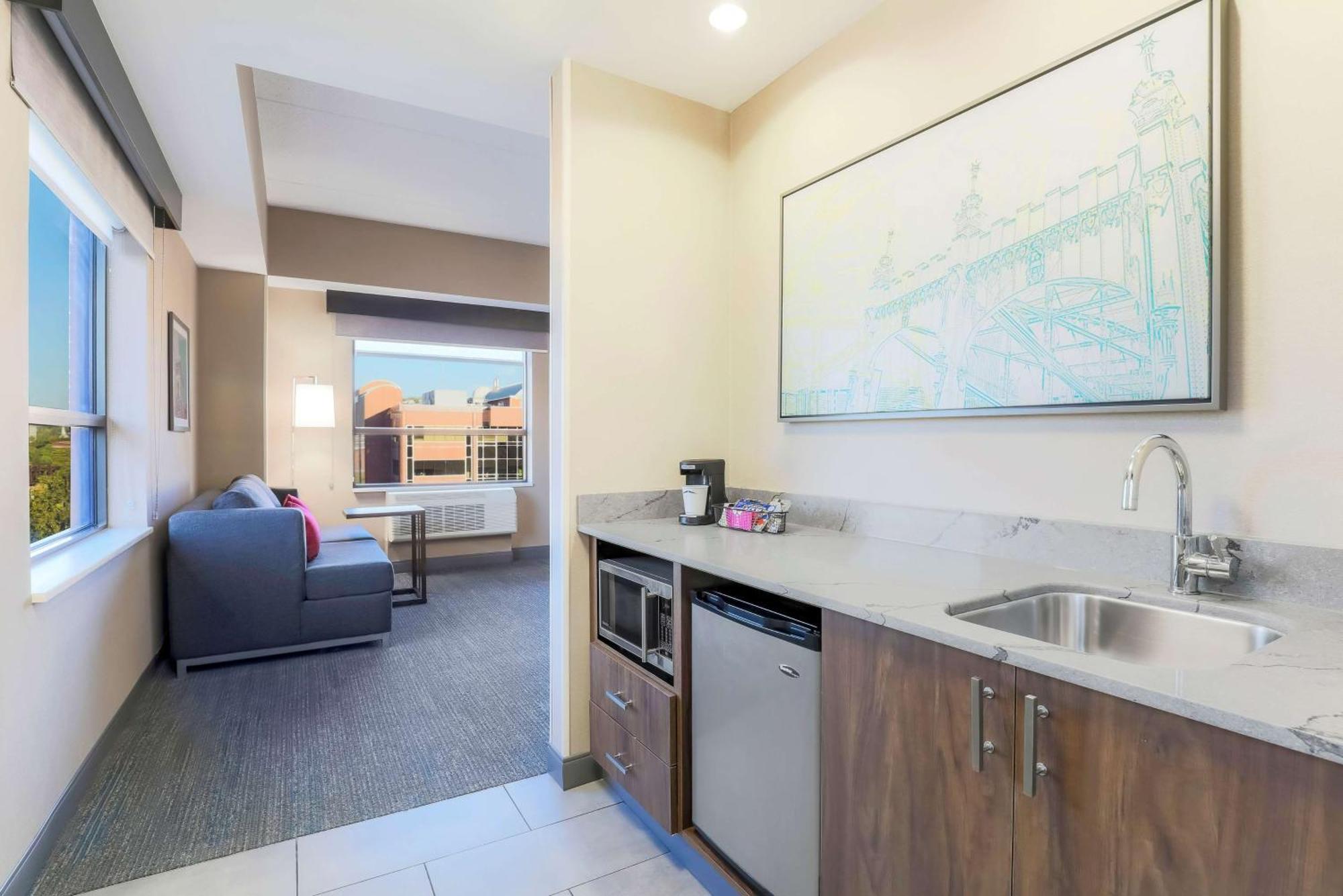 Hampton Inn & Suites Pittsburgh Downtown Екстериор снимка