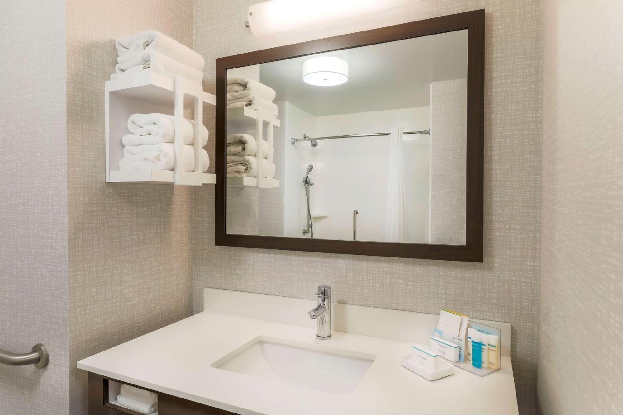 Hampton Inn & Suites Pittsburgh Downtown Екстериор снимка