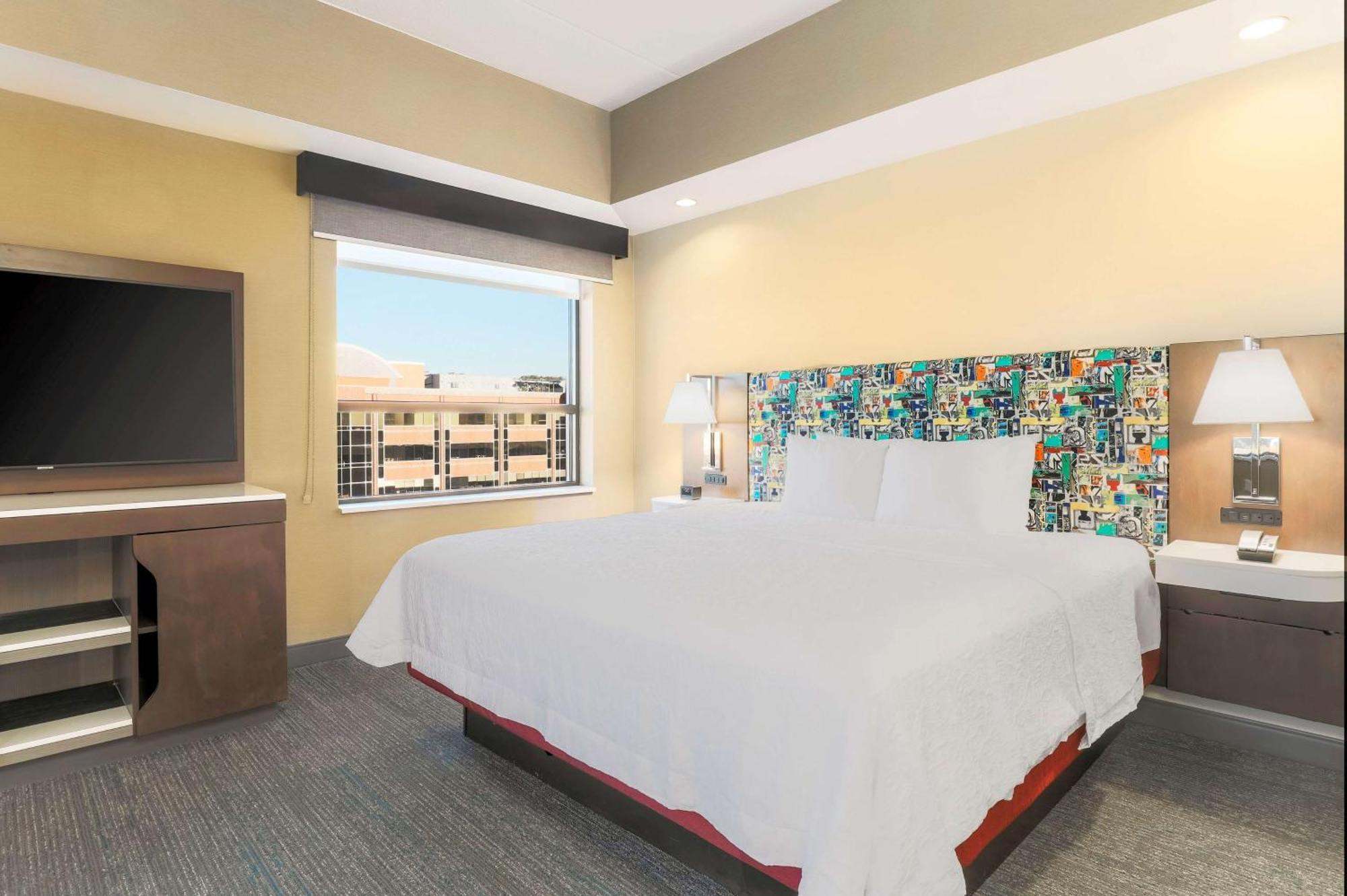 Hampton Inn & Suites Pittsburgh Downtown Екстериор снимка