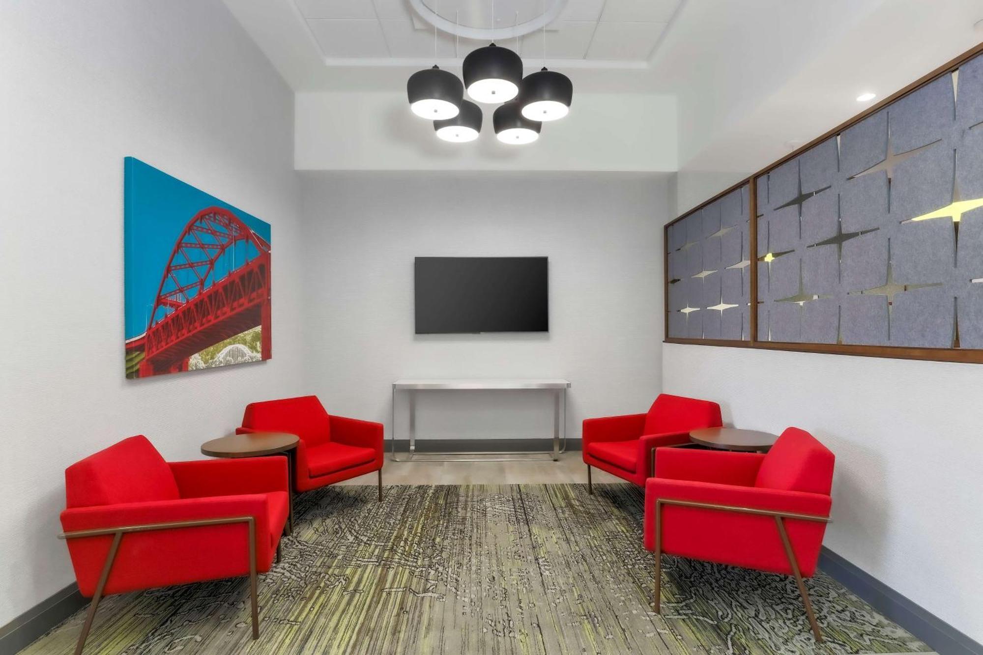 Hampton Inn & Suites Pittsburgh Downtown Екстериор снимка