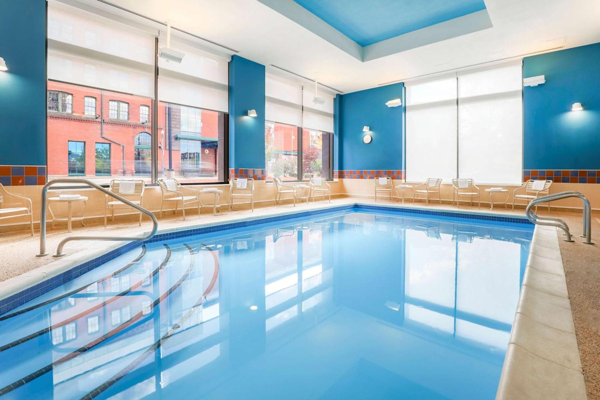 Hampton Inn & Suites Pittsburgh Downtown Екстериор снимка