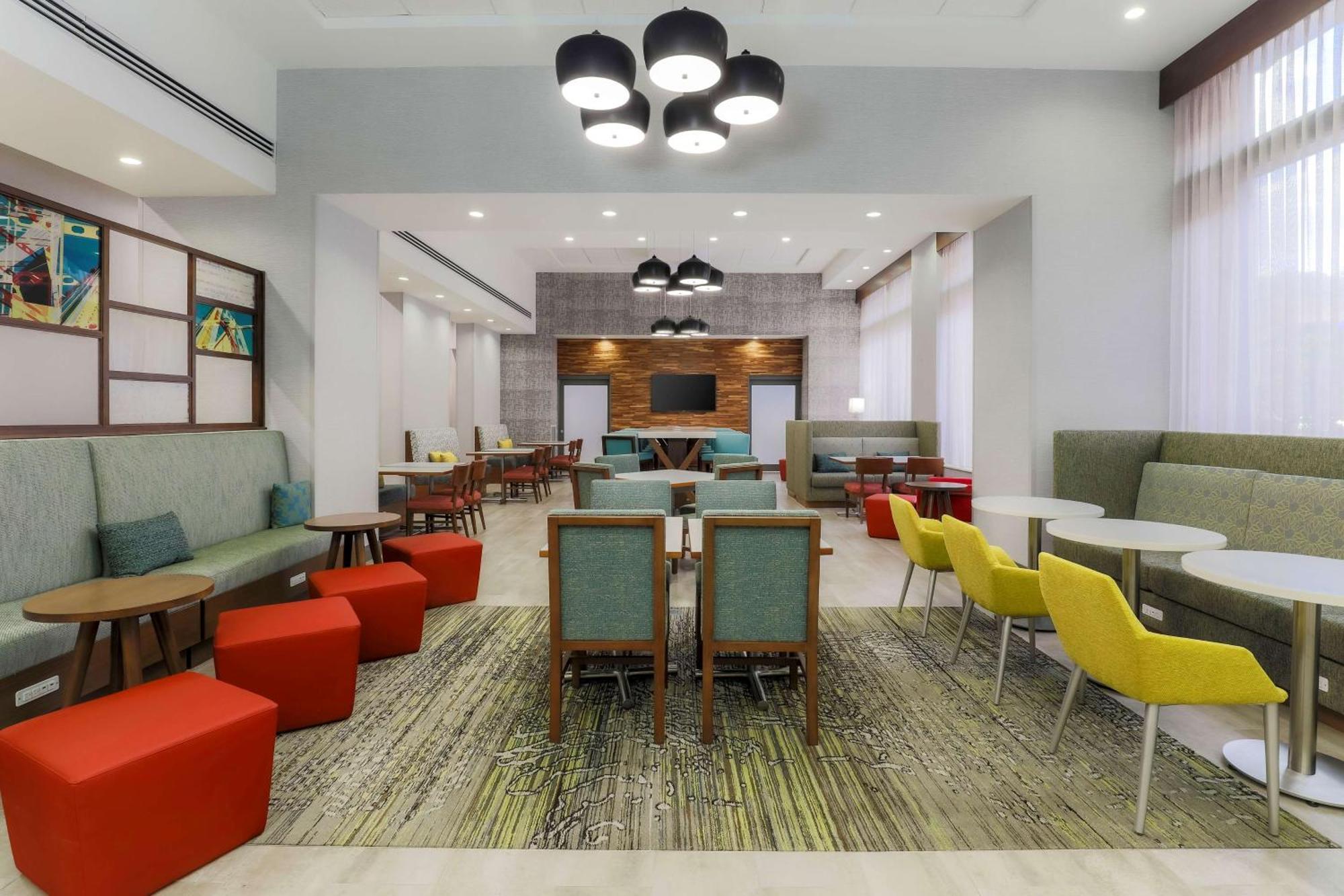 Hampton Inn & Suites Pittsburgh Downtown Екстериор снимка