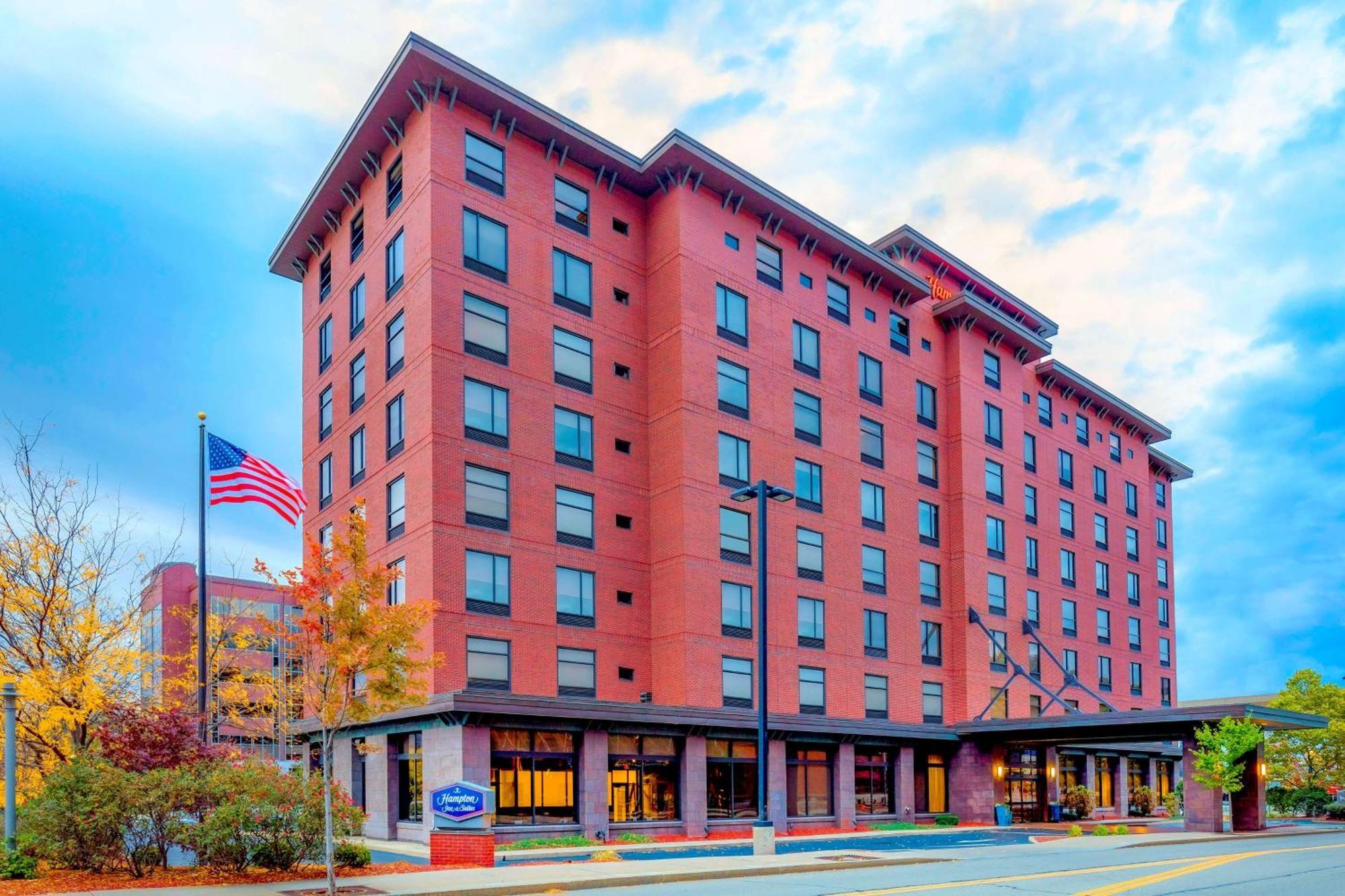 Hampton Inn & Suites Pittsburgh Downtown Екстериор снимка
